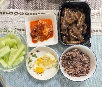 산모가 실제로 먹고 기록한 식판