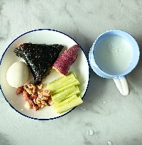 산모가 실제로 먹고 기록한 식판