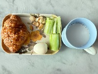 크루아상, 삶은 달걀, 오이