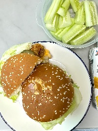 산모가 실제로 먹고 기록한 식판