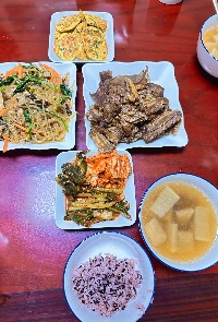 산모가 실제로 먹고 기록한 식판