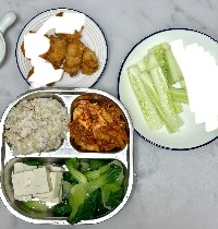 현미밥, 김치볶음 닭가슴살, 두부