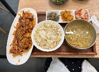 산모가 실제로 먹고 기록한 식판