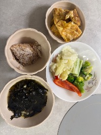 산모가 실제로 먹고 기록한 식판