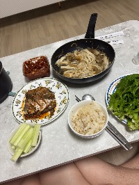 산모가 실제로 먹고 기록한 식판