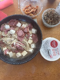 햇반 잡곡밥, 오리고기 두부 버섯 전골, 김치