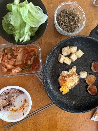 산모가 실제로 먹고 기록한 식판