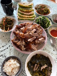 잡곡밥, 소고기 미역국, 족발