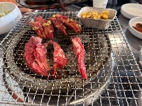 소갈비살, 구운 마늘, 파채