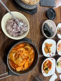 흑미밥, 매운 만두찌개, 김