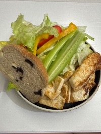 양상추, 오이, 통호밀빵