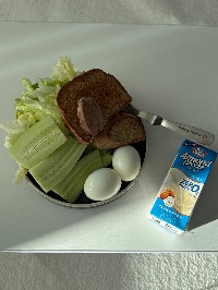 오이, 양상추, 삶은 달걀