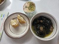 치킨 스낵랩, 두부 유부초밥, 미역 건더기