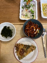 산모가 실제로 먹고 기록한 식판