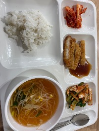 잡곡밥, 배추김치, 돈까스