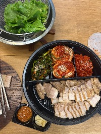 현미밥, 상추, 보쌈
