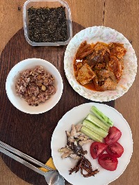 산모가 실제로 먹고 기록한 식판