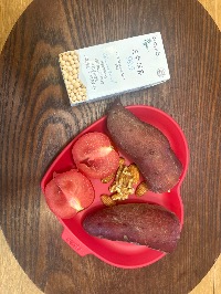 순수 두유 99.9, 찐 고구마, 토마토