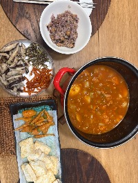 산모가 실제로 먹고 기록한 식판