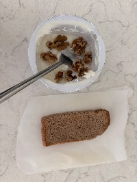 무가당 플레인 그릭 요거트, 통호두, 통밀 100% 식빵