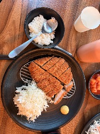 백미밥, 등심 돈까스, 양배추 샐러드
