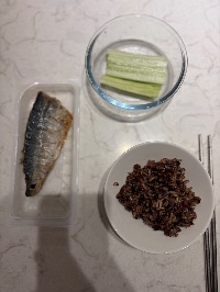산모가 실제로 먹고 기록한 식판