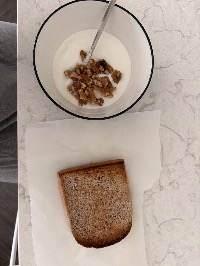 산모가 실제로 먹고 기록한 식판