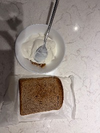 무가당 그릭 요거트, 호두, 통밀식빵