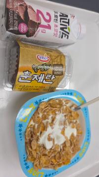 산모가 실제로 먹고 기록한 식판