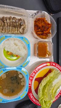 산모가 실제로 먹고 기록한 식판