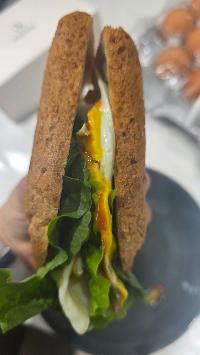 통밀식빵, 그릭요거트, 계란후라이