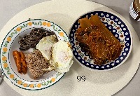 잡곡밥, 계란 프라이, 고사리볶음