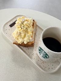 슬랩빵, 계란 그릭요거트 샐러드, 디카페인 아메리카노
