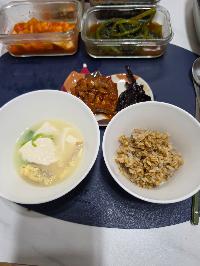 곤약귀리현미밥, 순두부 황태국, 고추참치두부조림
