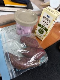 블루베리 그릭요거트, 매일두유 99.9 플레인 무가당, 찐 고구마