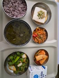 산모가 실제로 먹고 기록한 식판