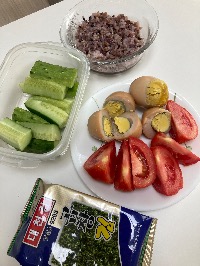 잡곡밥, 오이, 구운 달걀