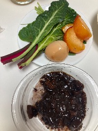 잡곡밥, 짜장소스, 삶은 계란