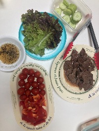 소고기 안심, 상추, 방울토마토