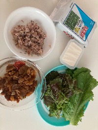 산모가 실제로 먹고 기록한 식판
