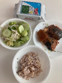 잡곡밥, 삼치조림, 샐러드