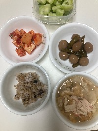 잡곡밥, 유부맛살뭇국, 메추리알장조림