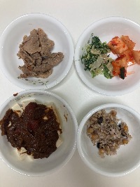잡곡밥, 두부, 하이라이스 소스