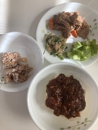 산모가 실제로 먹고 기록한 식판