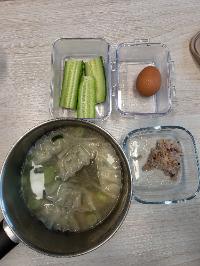오이, 삶은 달걀, 만둣국