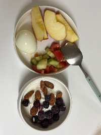 삶은 달걀, 사과, 오이