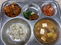 산모가 실제로 먹고 기록한 식판