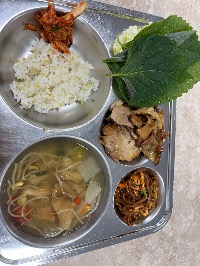 산모가 실제로 먹고 기록한 식판