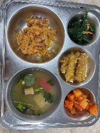 김치볶음밥, 시금치나물, 무국