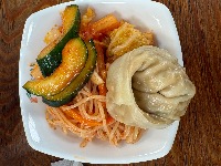 비빔국수, 갈비만두, 애호박